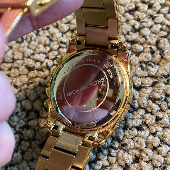 Michael Kors Stainless Steel Gold Watch with Stones in Like New Condition - Picture 4 of 6